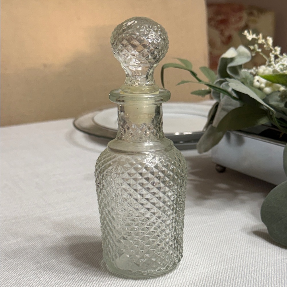 1970s Avon 20 glass Decanter with Stopper